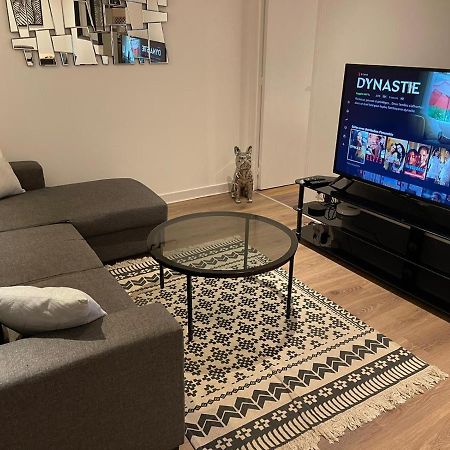 Le Black & White, Hyper Centre - Paisible- Wifi Hd- Netflix- Proche Gare -Ideal Couple Et Business Niort Zewnętrze zdjęcie