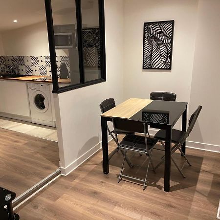 Le Black & White, Hyper Centre - Paisible- Wifi Hd- Netflix- Proche Gare -Ideal Couple Et Business Niort Zewnętrze zdjęcie