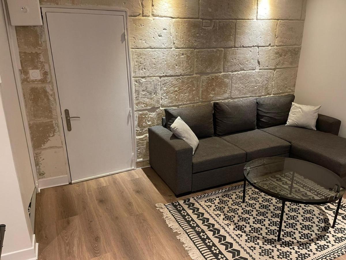 Le Black & White, Hyper Centre - Paisible- Wifi Hd- Netflix- Proche Gare -Ideal Couple Et Business Niort Zewnętrze zdjęcie