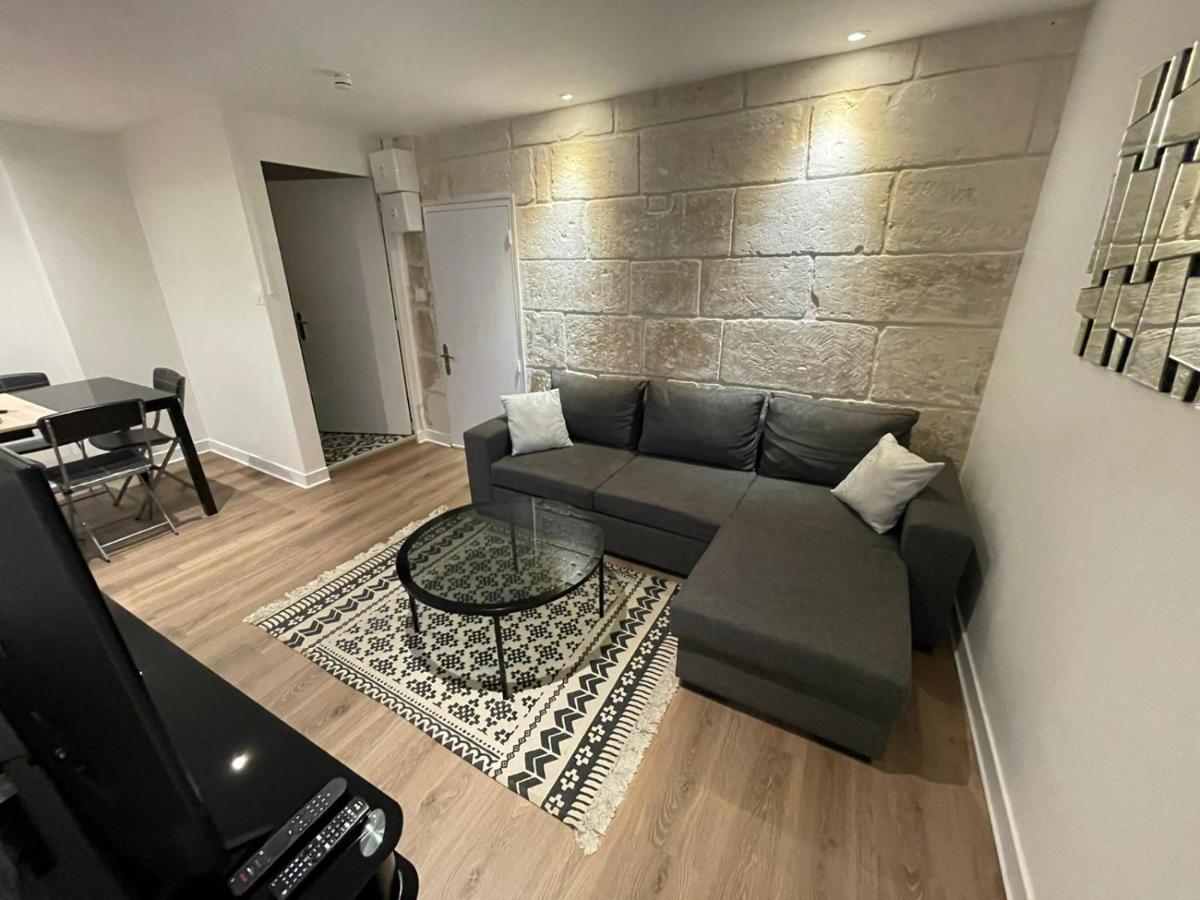 Le Black & White, Hyper Centre - Paisible- Wifi Hd- Netflix- Proche Gare -Ideal Couple Et Business Niort Zewnętrze zdjęcie