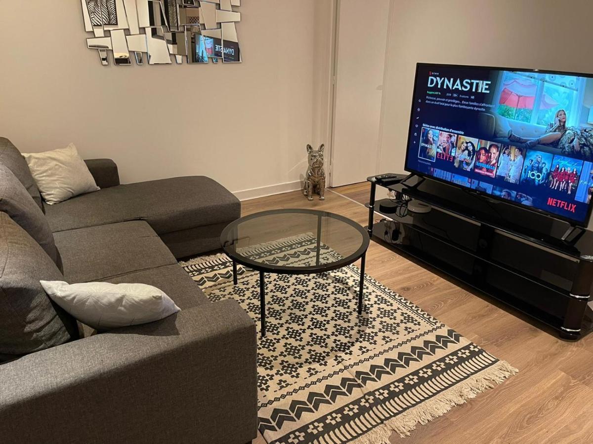 Le Black & White, Hyper Centre - Paisible- Wifi Hd- Netflix- Proche Gare -Ideal Couple Et Business Niort Zewnętrze zdjęcie